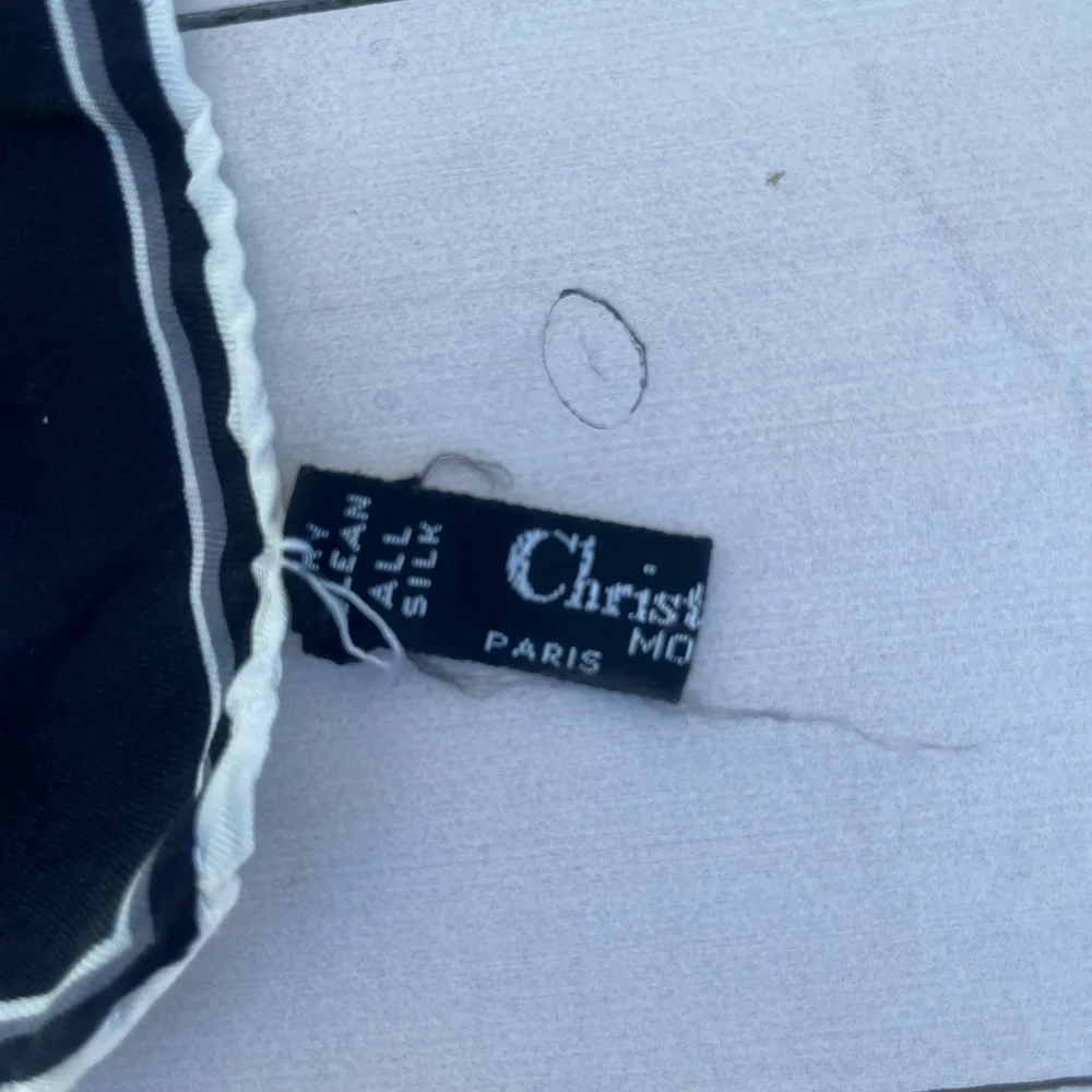 Dior Black and White Patterned Scarf - Picture 4 of 7